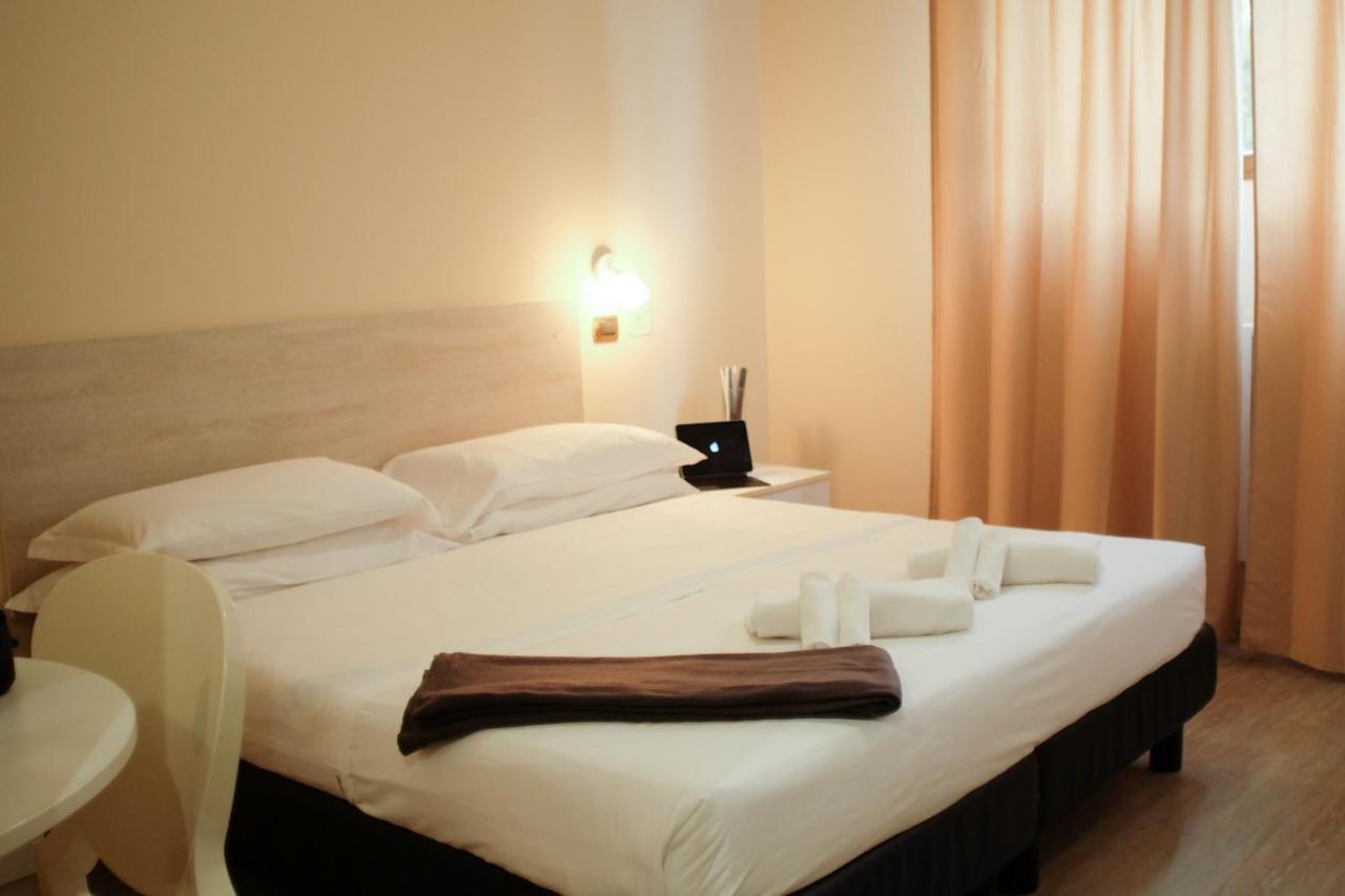 Hp Fly Hotel Bologna Calderara di Reno Extérieur photo